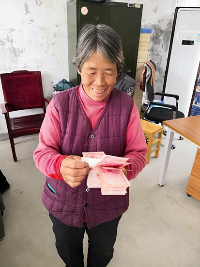 春认一棵树 秋收一份福 山东J9直营网集团果树采摘权认领活动圆满结束