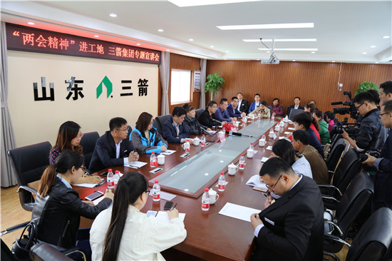 J9直营网集团全国人大代表宣讲“两会精神”进基层